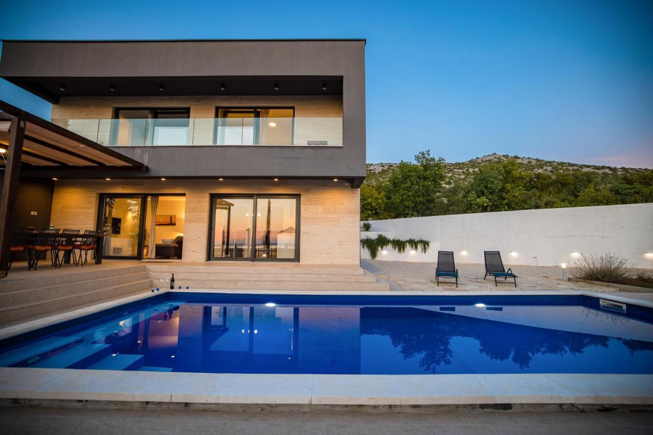 Royal Promons - Heated Pool Villa Starigrad Paklenica Eksteriør bilde