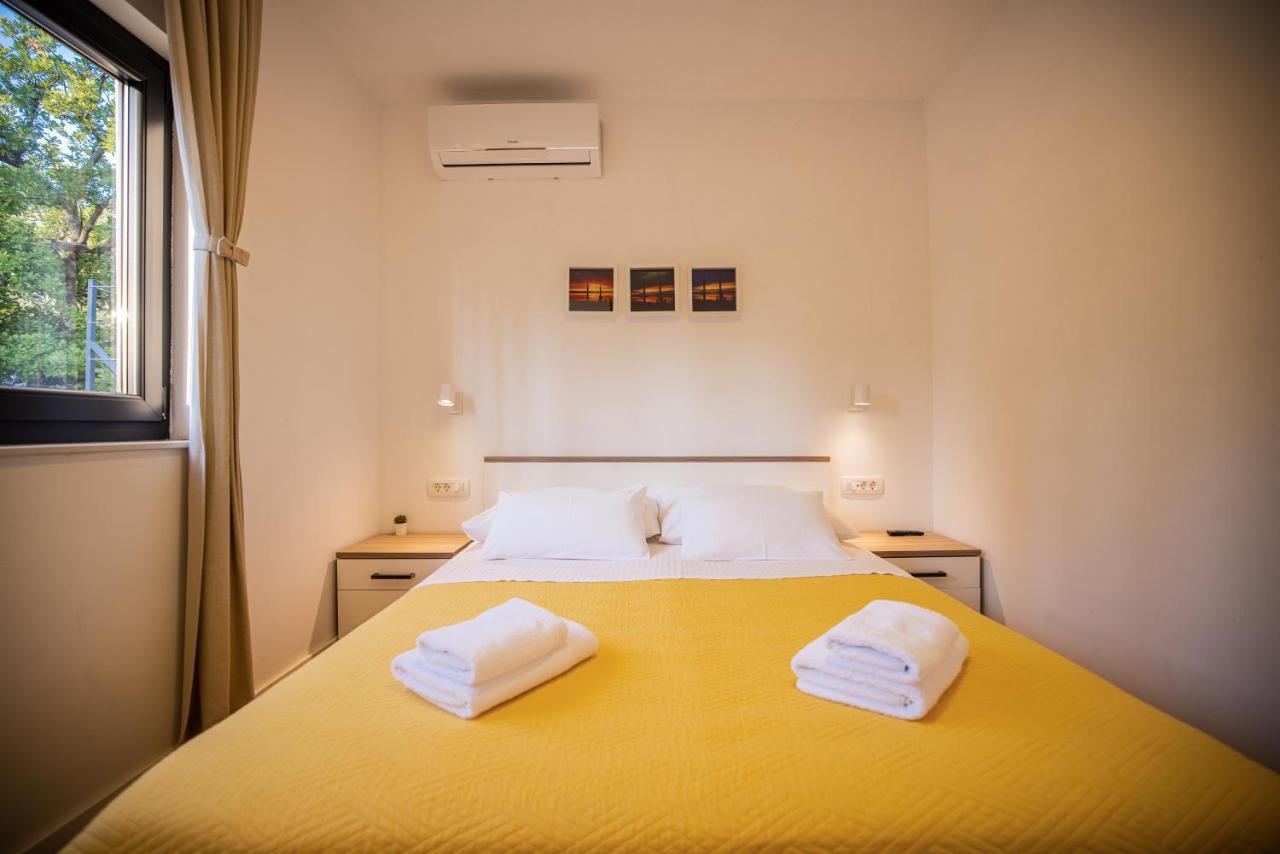 Royal Promons - Heated Pool Villa Starigrad Paklenica Eksteriør bilde