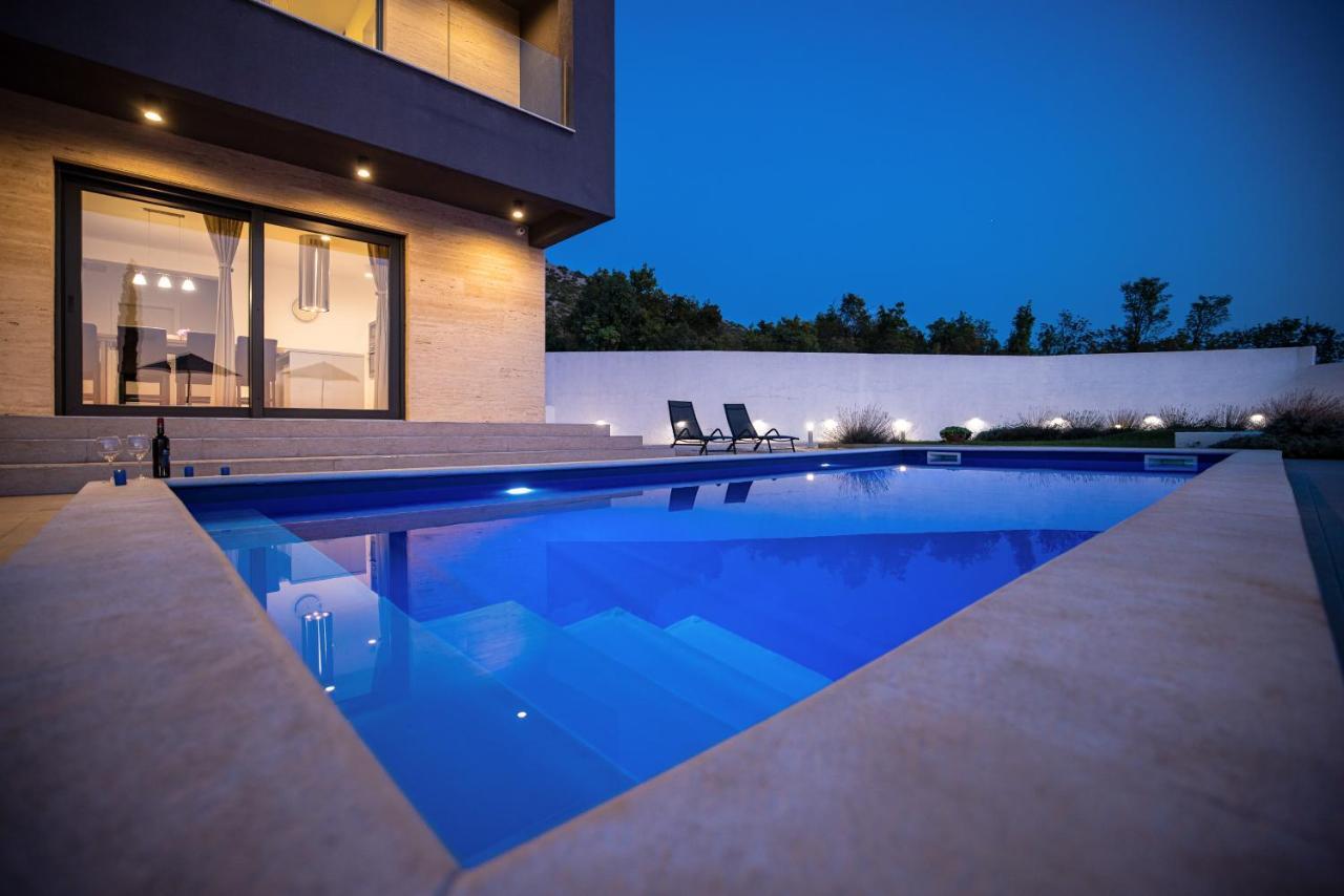 Royal Promons - Heated Pool Villa Starigrad Paklenica Eksteriør bilde
