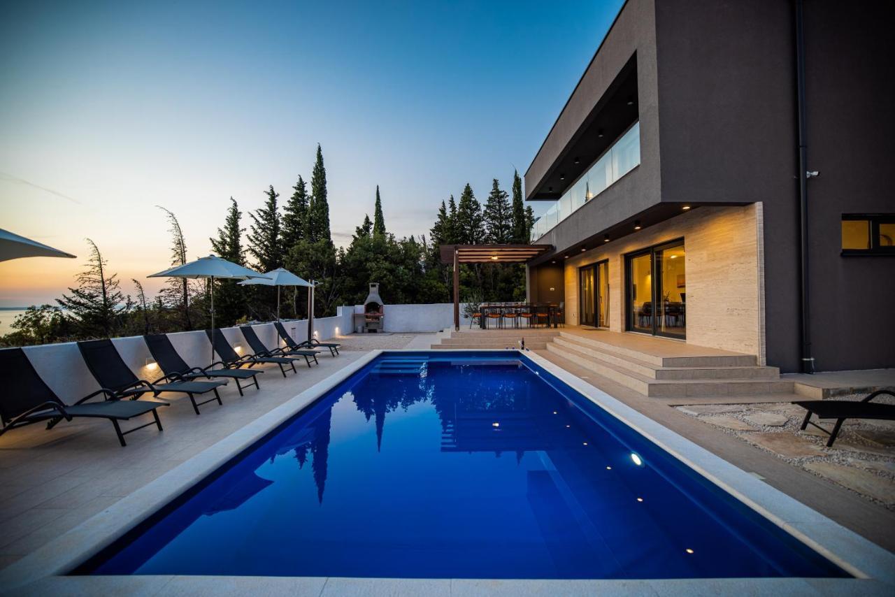 Royal Promons - Heated Pool Villa Starigrad Paklenica Eksteriør bilde