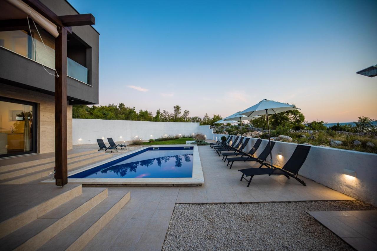 Royal Promons - Heated Pool Villa Starigrad Paklenica Eksteriør bilde